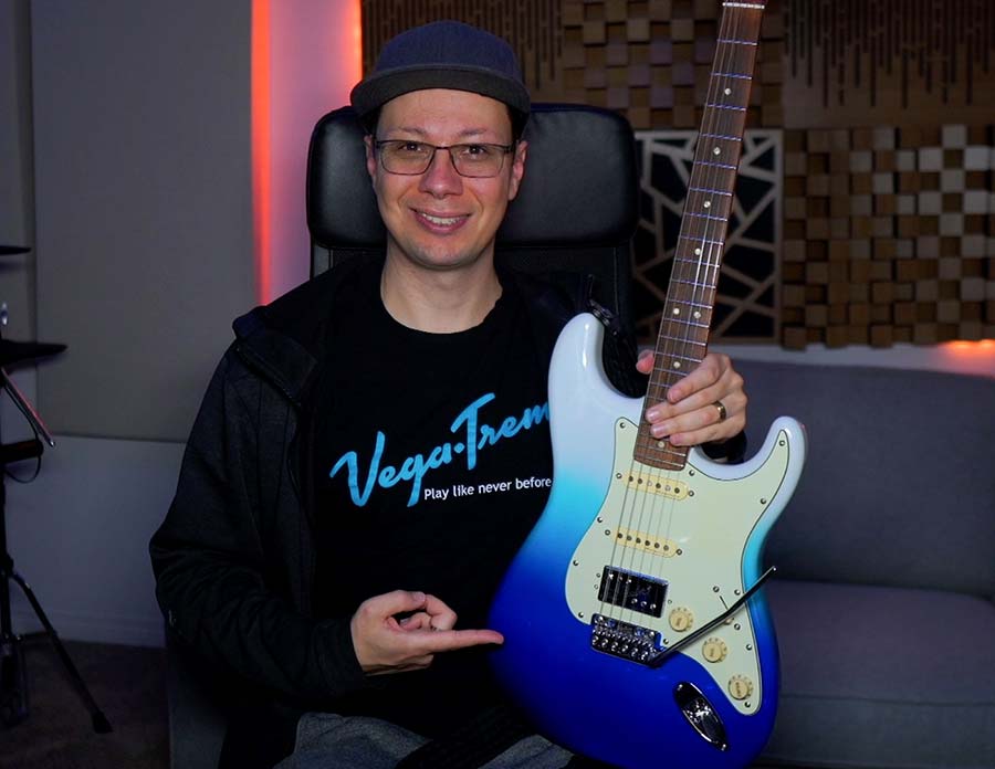 Javi Viñas with a VT1 UltraTrem in his stratocaster guitar