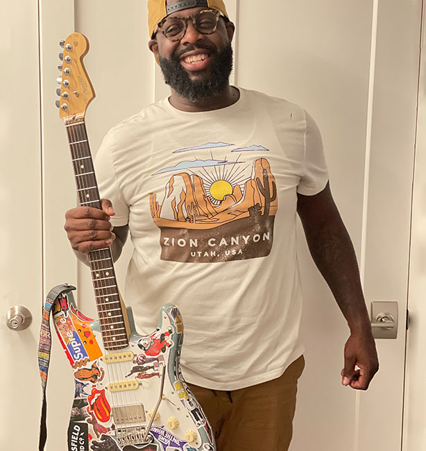 Kerry Marshall with a VT1 UltraTrem on his guitar