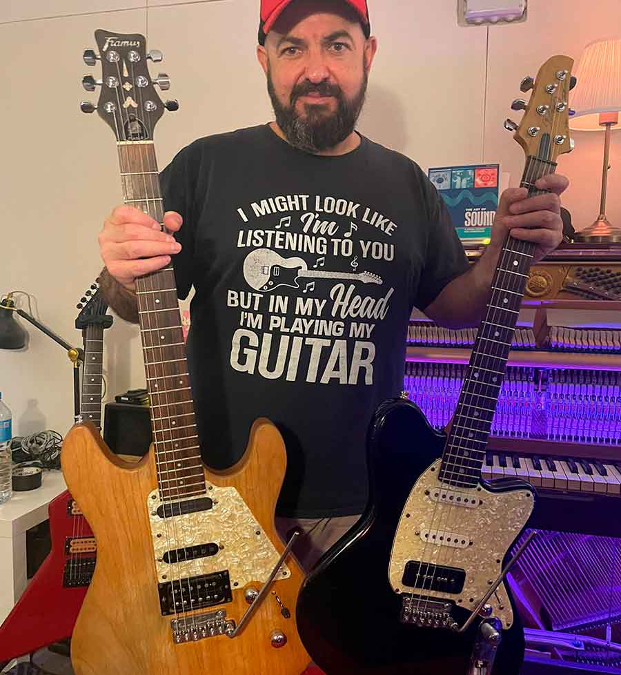 Tato Latorre shows the VT1 UltraTrem on his guitars